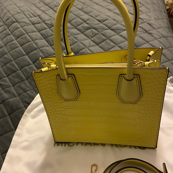 Michael Kors purse - Picture 2 of 5